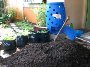 TRAINING TENTANG PENGELOLAAN SAMPAH KOMPOS